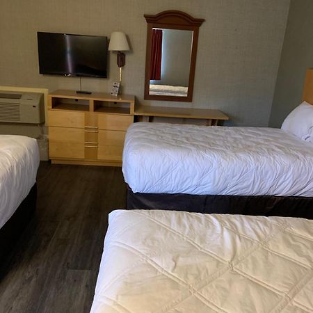 Falls Inn Newton Falls Bagian luar foto