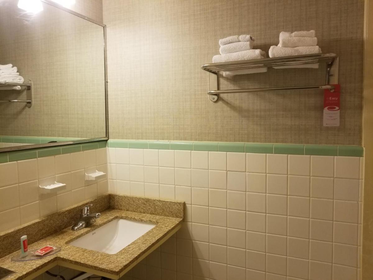 Falls Inn Newton Falls Bagian luar foto