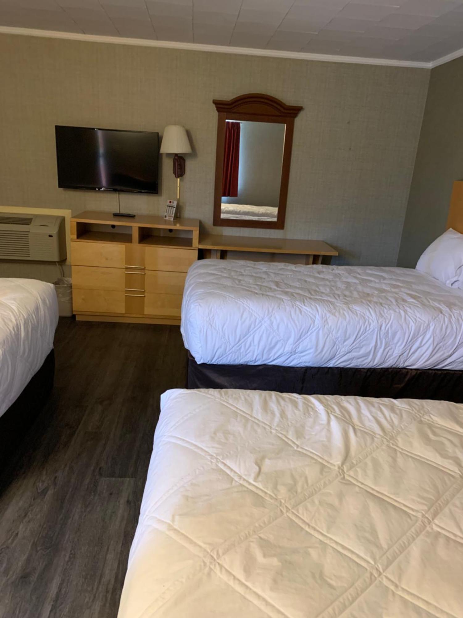Falls Inn Newton Falls Bagian luar foto