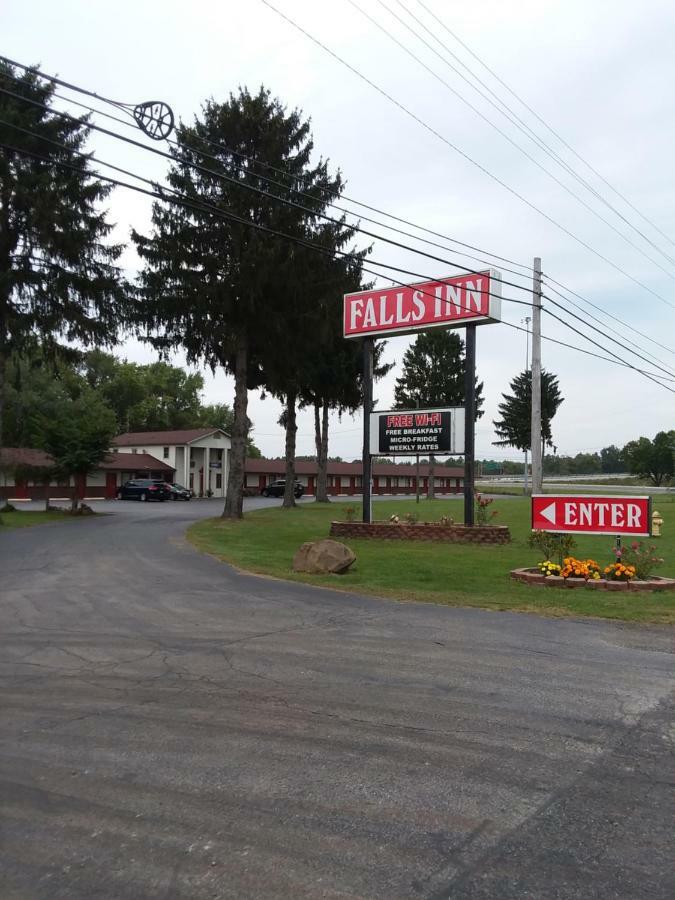 Falls Inn Newton Falls Bagian luar foto