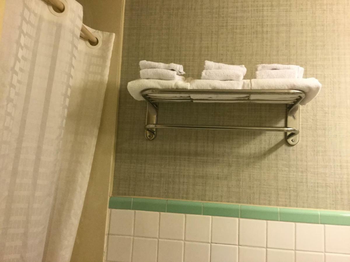 Falls Inn Newton Falls Bagian luar foto