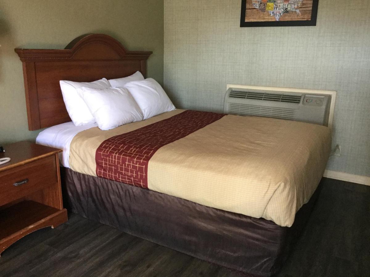 Falls Inn Newton Falls Bagian luar foto